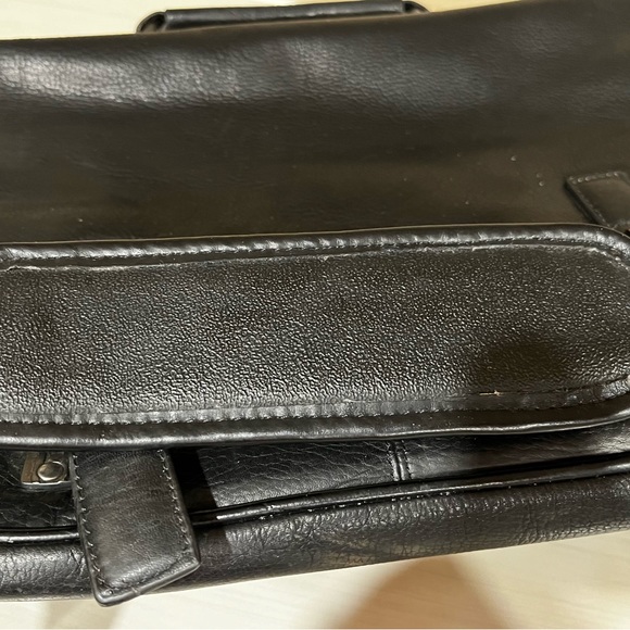 Beautiful Black Leather Kenneth Cole Brief/Laptop Case - Picture 7 of 9